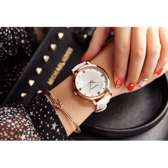 Наручные часы с кожаным ремешком Fourron