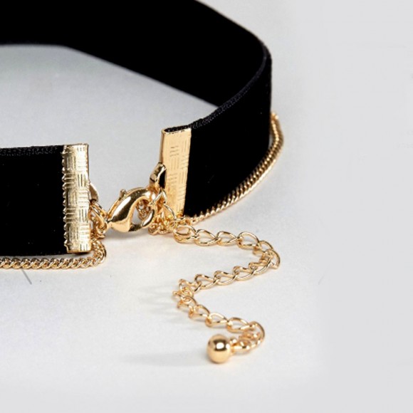 Оксамитовий чокер із золотистим ланцюжком та хрестиком