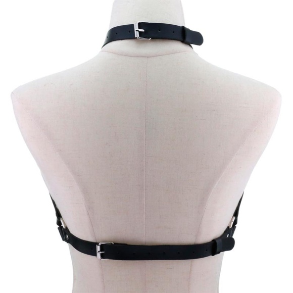 Чокер портупея на груди Чокер портупея на груди