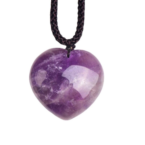 Кулон из аметиста сердце гармонии Кулон из аметиста сердце гармонии